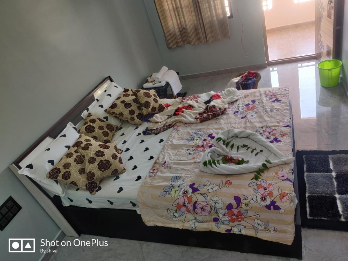 Lee Homestay Hampi Zewnętrze zdjęcie