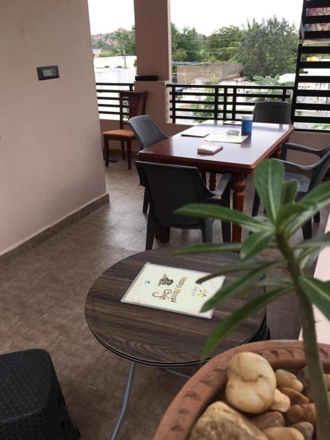 Lee Homestay Hampi Zewnętrze zdjęcie